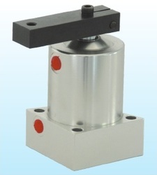 Pneumatic swing cylinder